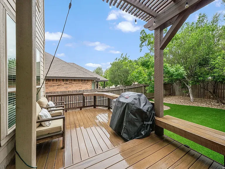 Large backyard patio for the family to play and host.