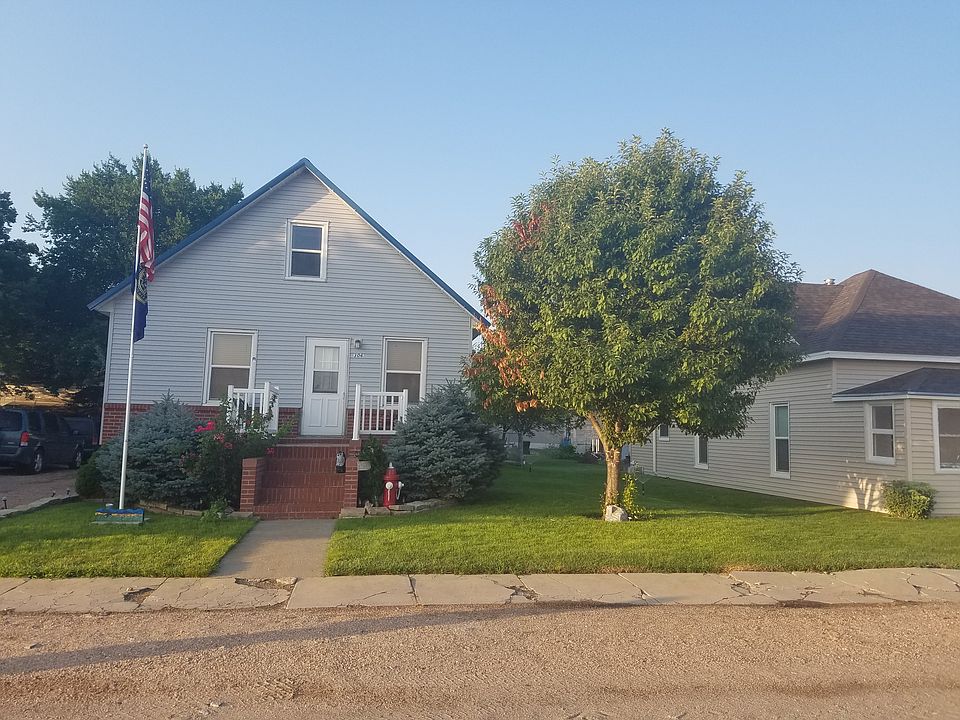 1st image of 306 E 1st St