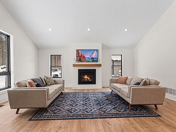 4th image of 11934 S Karnes Rd #2