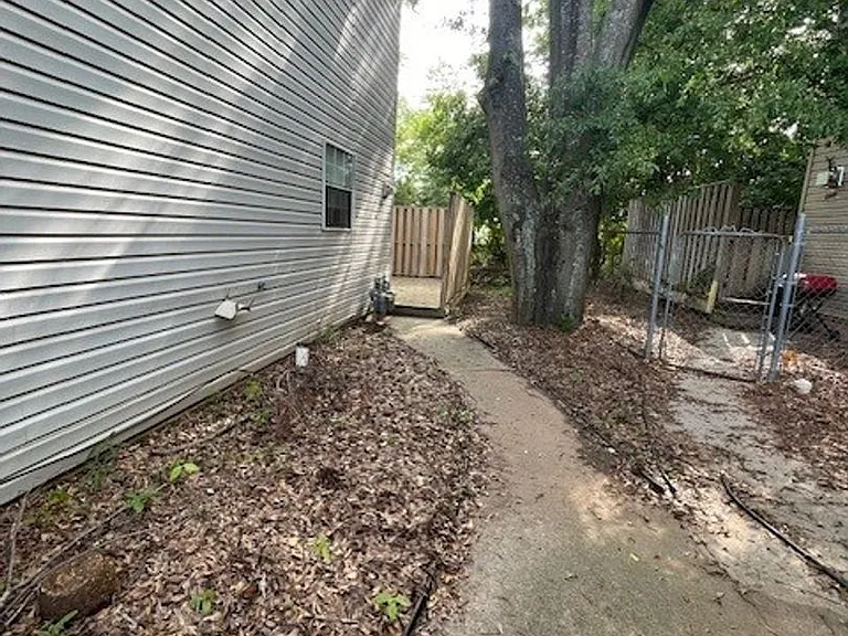 32 Huntsfield Dr #B — Photo 24