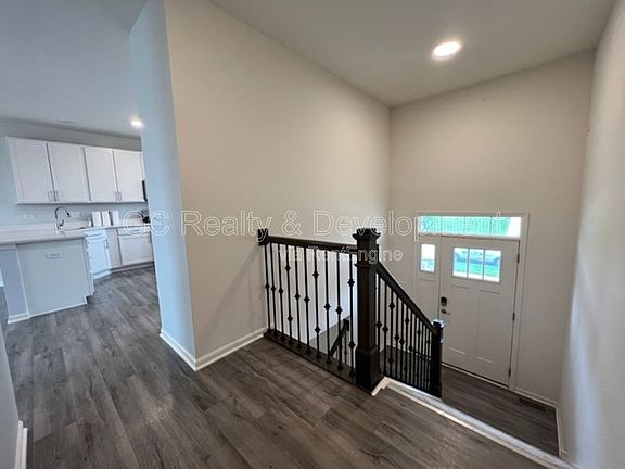 2nd image of 594 Cimmaron Cir