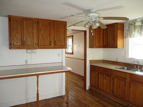 5th image of 202 W Margaret St