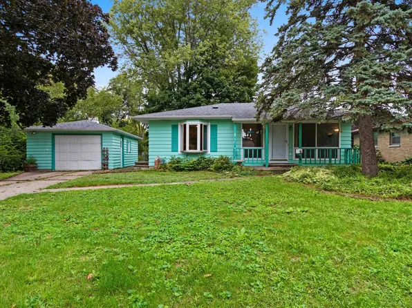 1593 Jay Ln, Green Bay, WI 54304