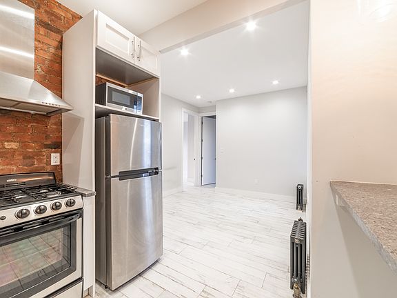 2nd image of 77 Varet St #10