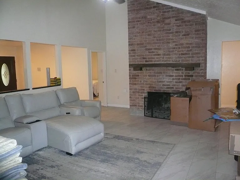 2826 Green Fields Dr — Photo 8