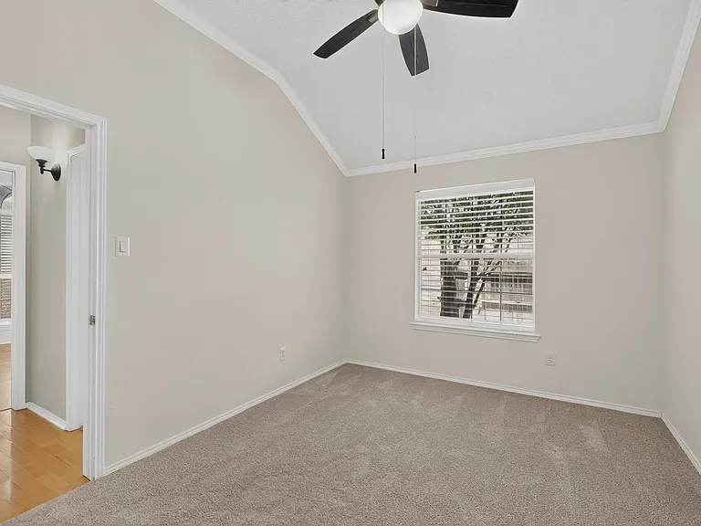 2312 London Dr — Photo 24