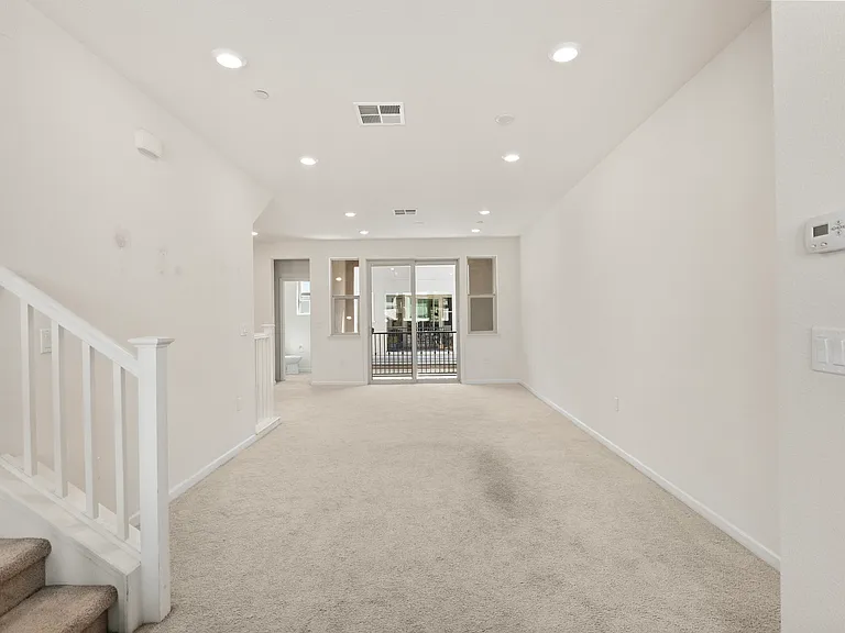 2703 Ferrara Cir — Photo 9