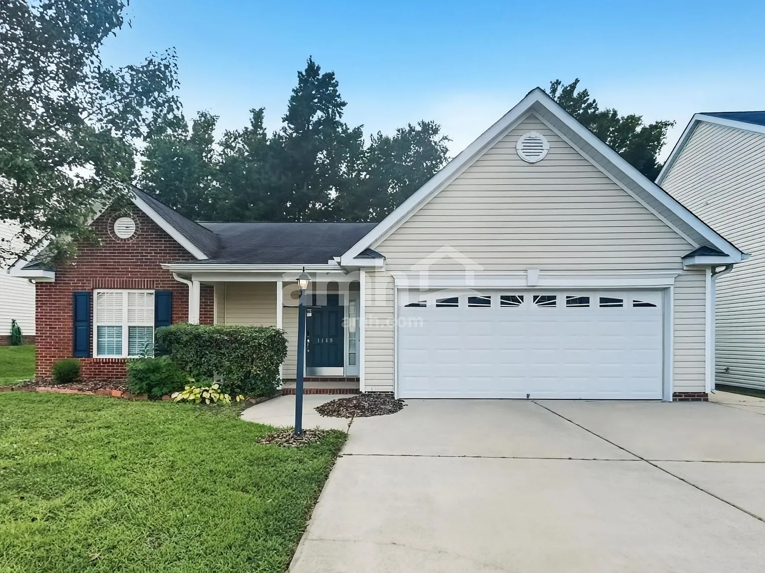 3 bed, 2.0 bath, 1810 sqft, $1,825 — Photo 1