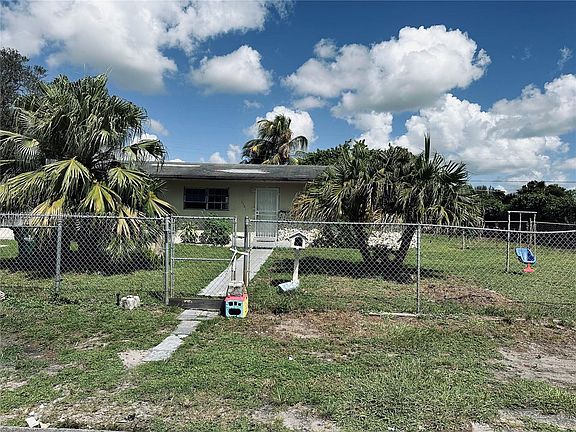 2nd image of 3981 NW 176th Ter