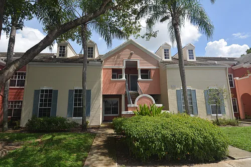 1385 Crystal Way #C Photo 1