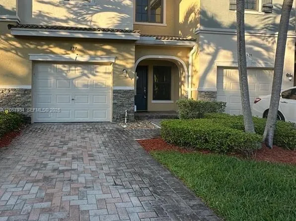 317 NE 194th Ln #317, Miami, FL 33179