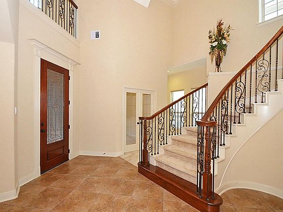 5th image of 2439 Fairbreeze Dr