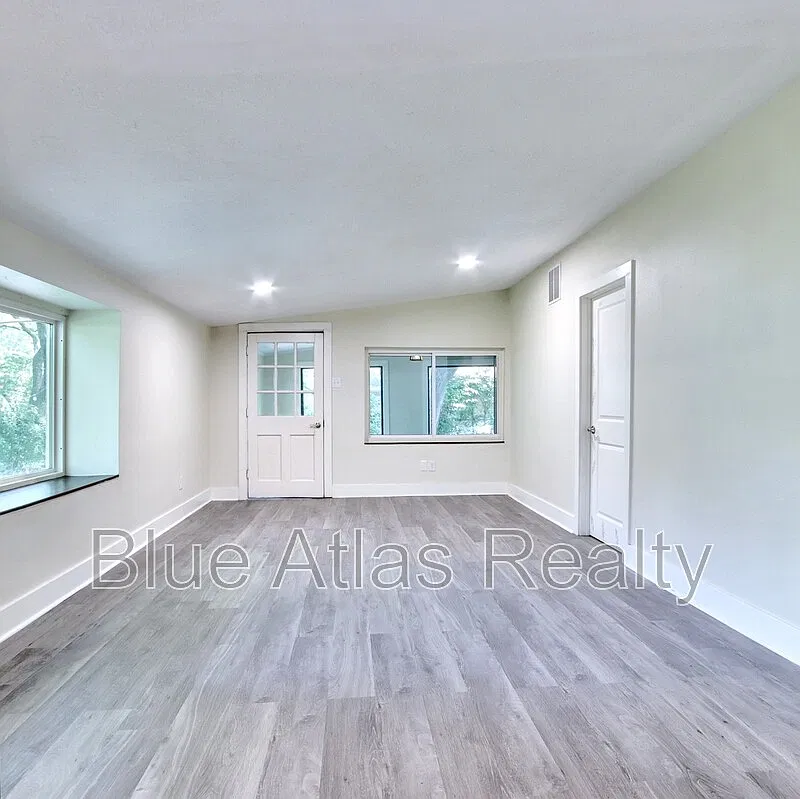 3 bed, 3.0 bath, 2346 sqft, $2,695 — Photo 4