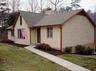 406 Buena Vista Dr, Pilot Mountain, NC 27041