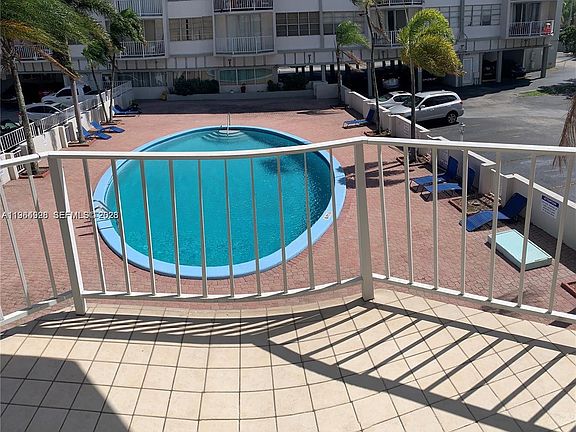 3rd image of 16740 NE 9th Ave APT 206