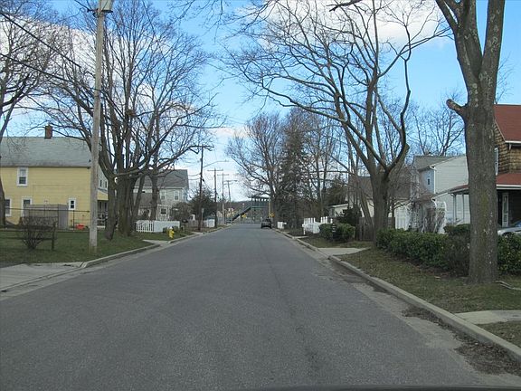 5th image of 32 Union St