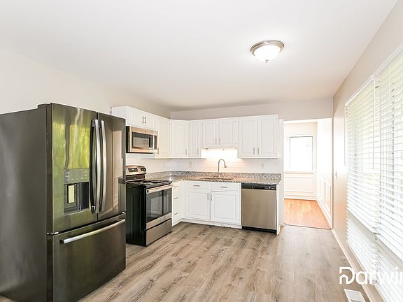 3rd image of 1035 Saddle Dr