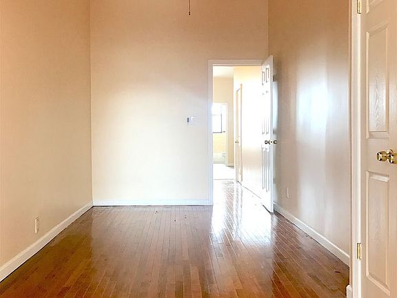 5th image of 349 Grove St APT 3L