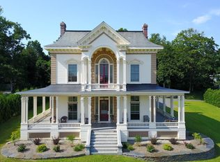 38 Gray St, Amherst, MA 01002