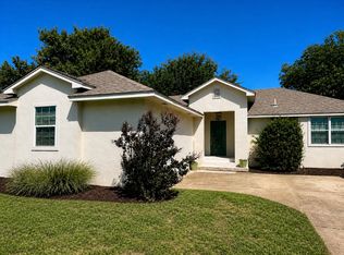 109 NE 11th St, Moore, OK 73160