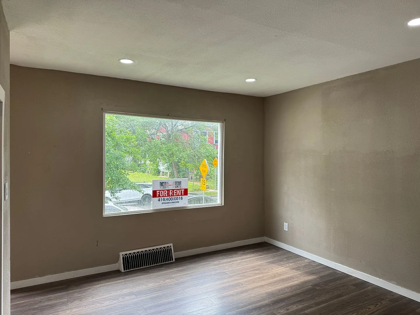 Coming soon (8/17) - Fully Renovated 4Bed / 1Bath in Park West — Photo 2