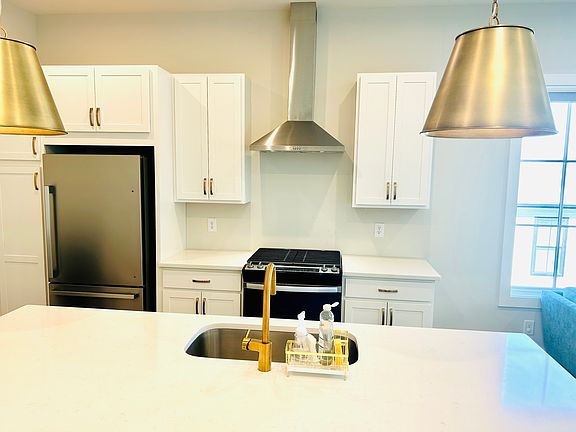 State of the art kitchen with starter dishware