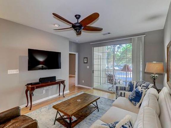 3rd image of 1600 Long Grove Dr #11
