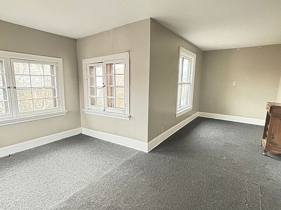 3rd image of 15 Florence Ave Floor 2