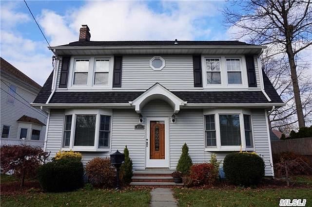 1st image of 335 Roslyn Ave