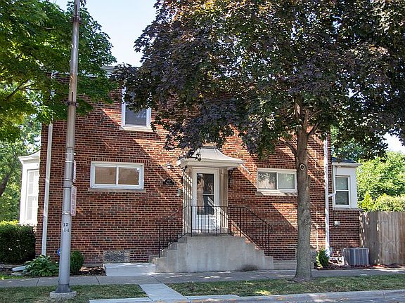 3rd image of 252 Elgin Ave