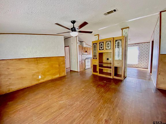 5th image of 206 Barnhill Dr