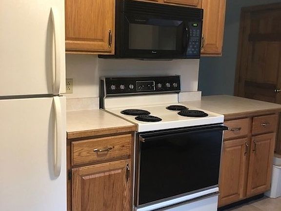 2nd image of 152 McKeen St APT B5