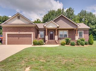 752 Redwood Cir, Columbia, TN 38401