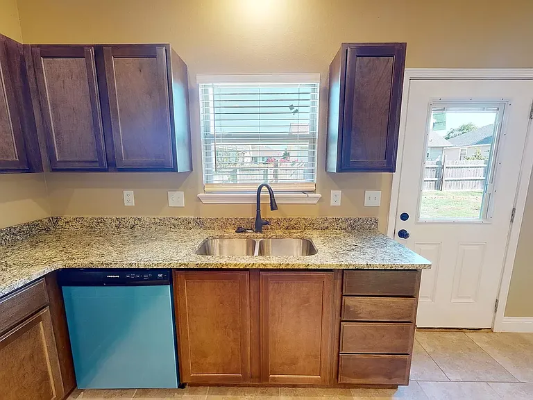 3822 Windwood Ln — Photo 5