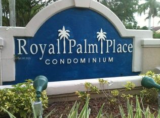 Royal Palm Place, Miami, FL 33196