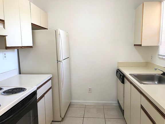2nd image of 661 Cypress Lake Blvd #C20
