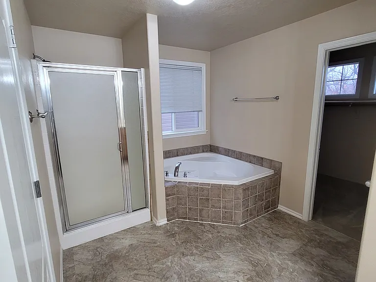 3663 N Buckstone Ave — Photo 28