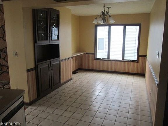 5th image of 29124 Elm Ave