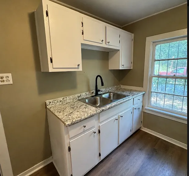 4100 Boyd St — Photo 3