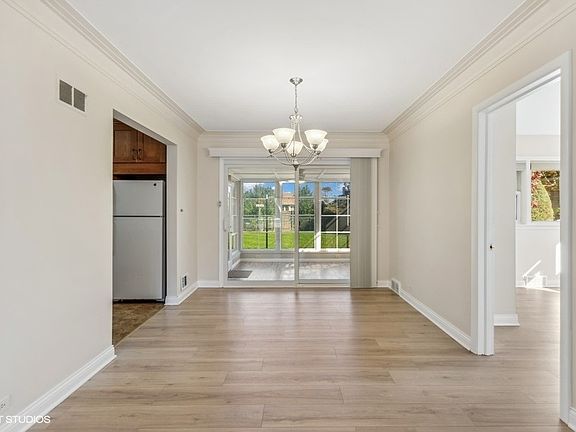 5th image of 5837 N Lacey Ave