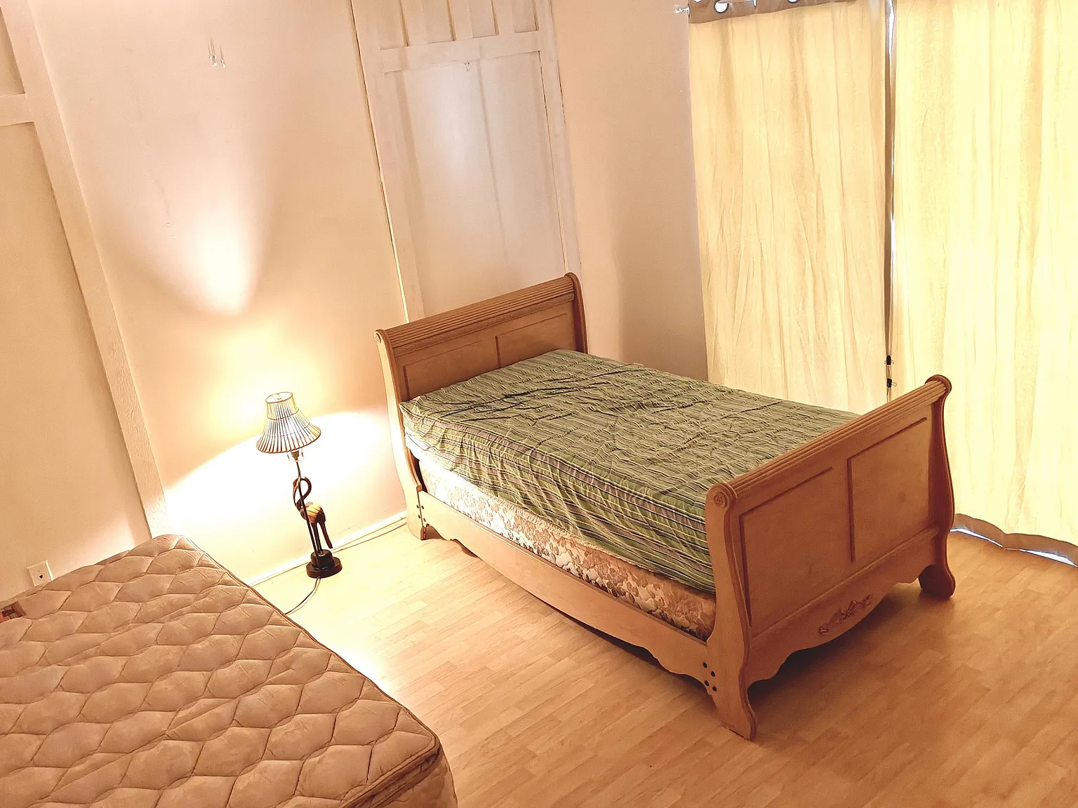 4 bed, 1880 sqft, $4,200 — Photo 2