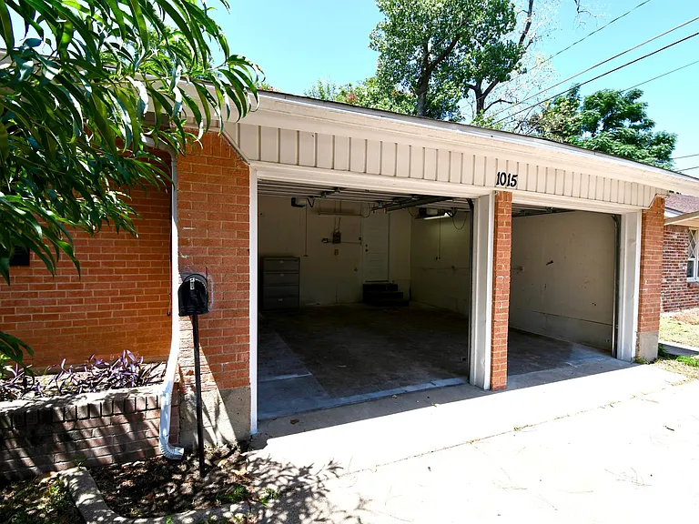 1015 Mitchell Rd — Photo 22