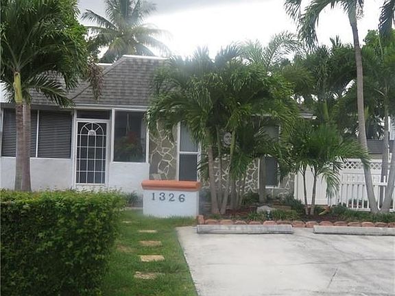 2nd image of 1326 Silverado Dr