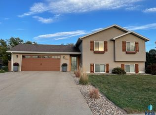 1002 N West Ave, Madison, SD 57042