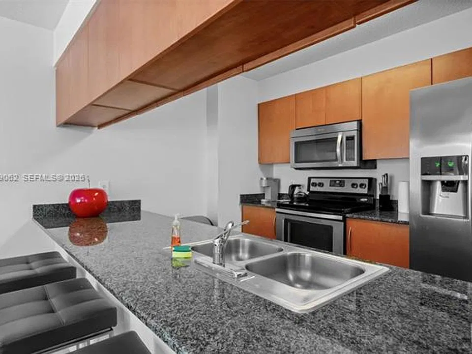 1200 Brickell Bay Dr #CU-3908