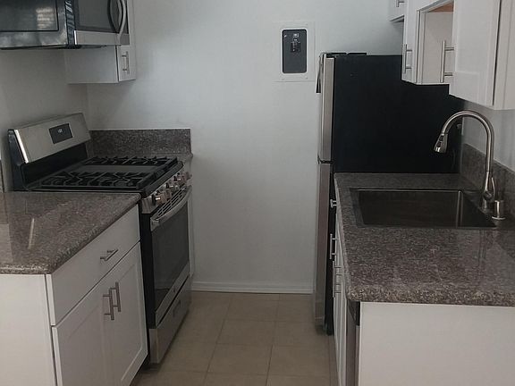 4th image of 3759 Bagley Ave #1