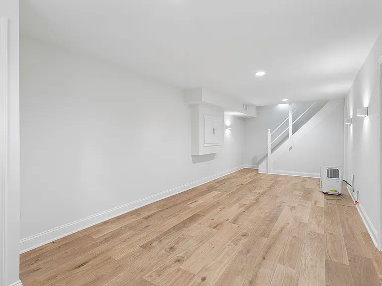 306 Candlewood Ln — Photo 30