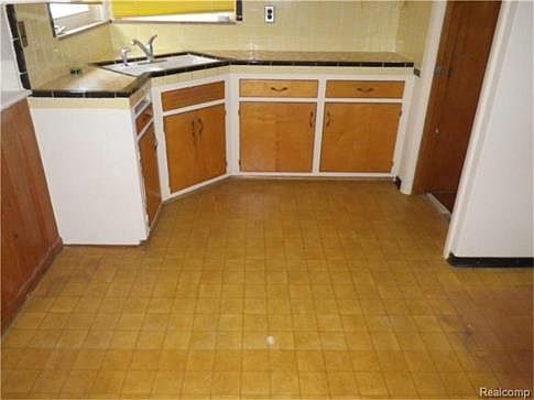 4th image of 13251 Oak Park Blvd
