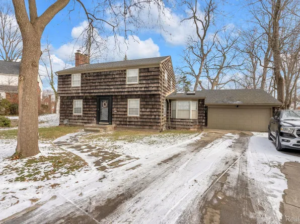 6 Clinton Ln, Dearborn, MI 48120