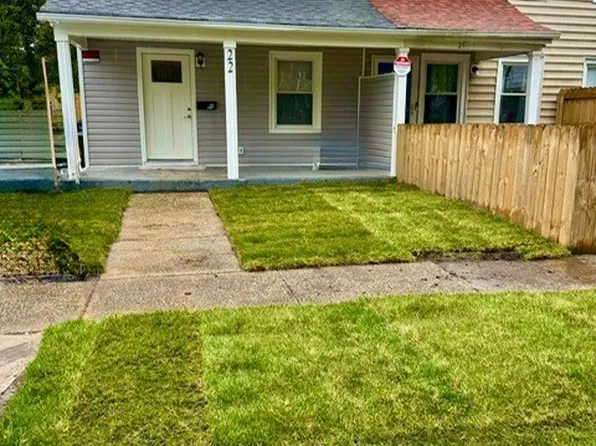 22 Farragut St, Portsmouth, VA 23702